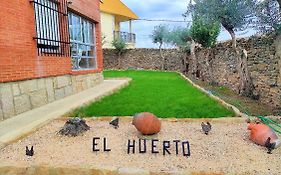 Casa Rural EL HUERTO con Jardín